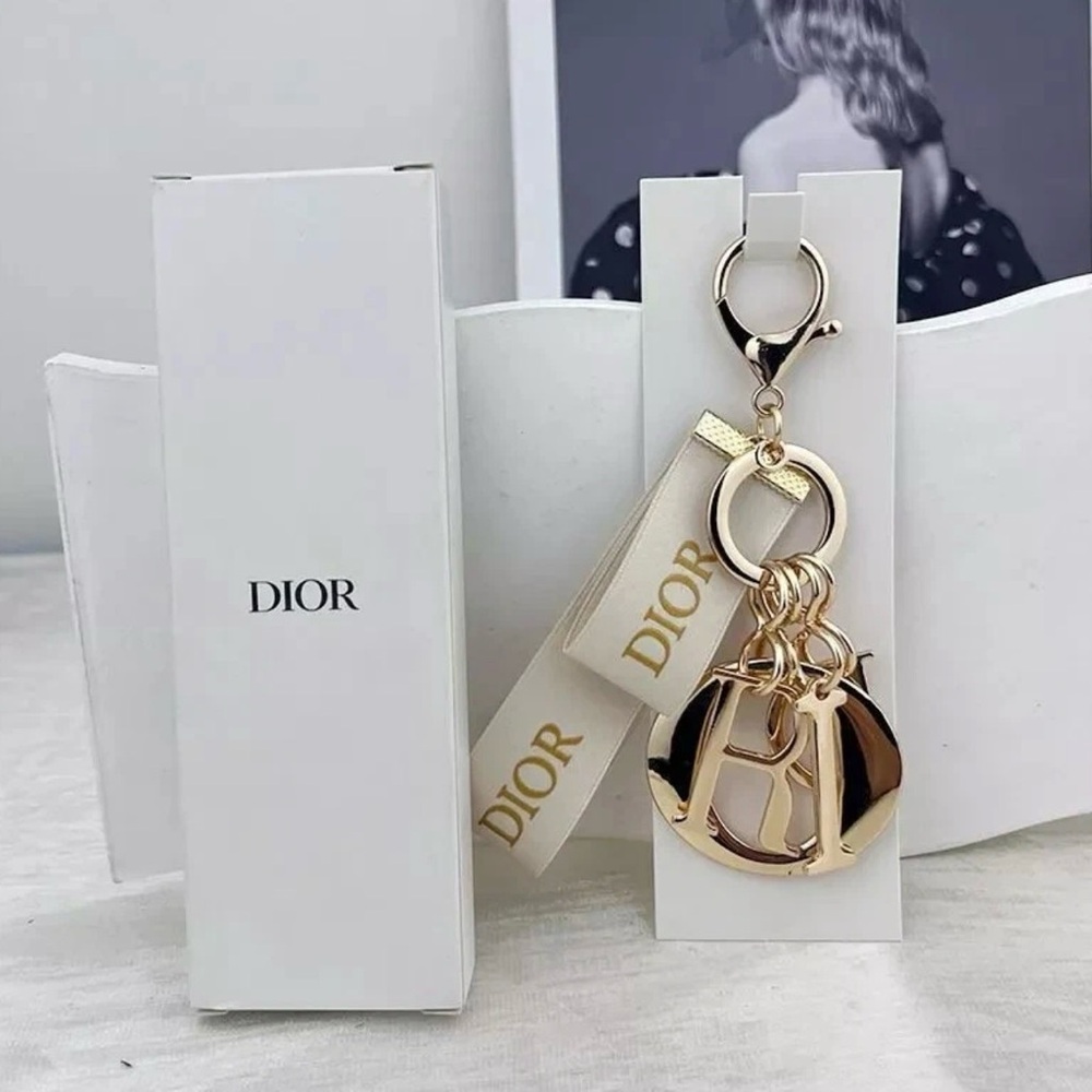 Dior VIP Holiday Ribbon Crystal Bag Charm Key Holder NIB - Picture 3 of 4